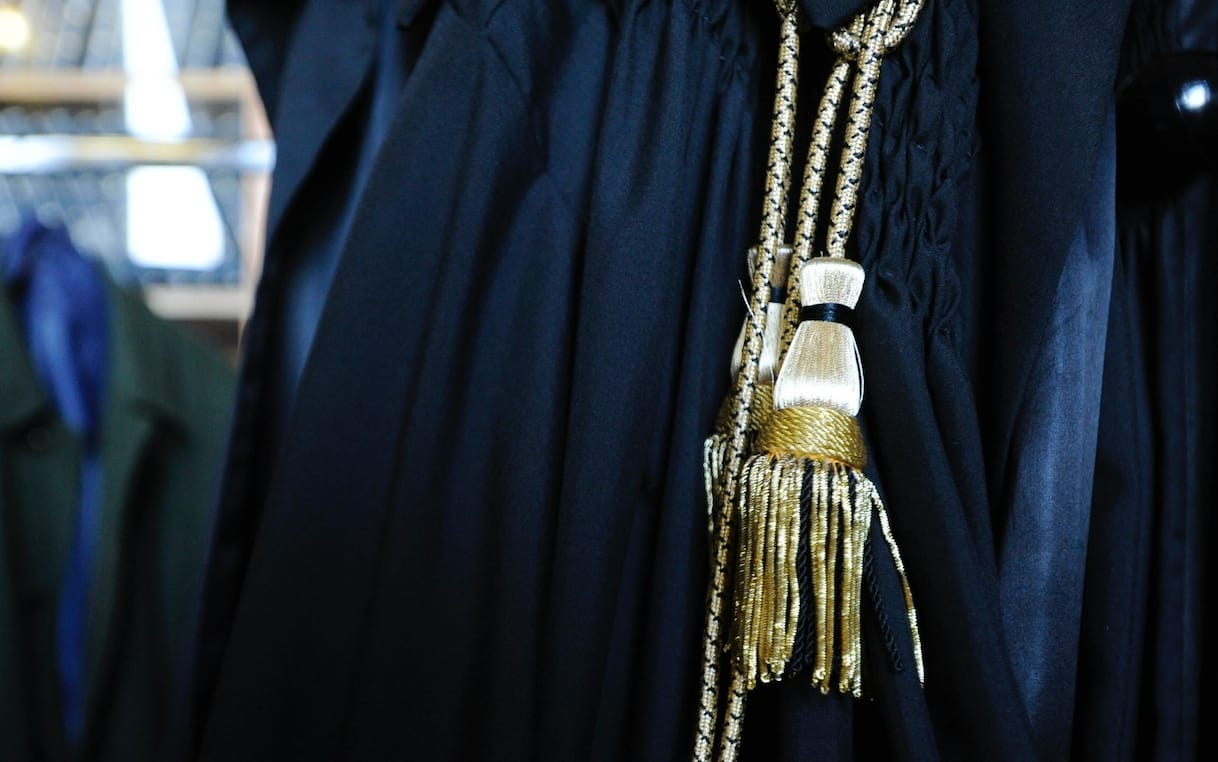 Divorzia e porta via i mobili da casa: condannato per stalking. Le ragioni della sentenza